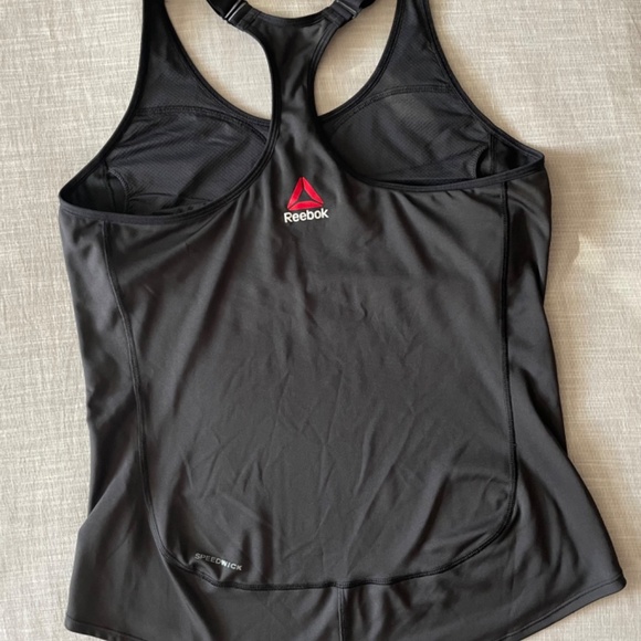Reebok Top - Picture 2 of 4